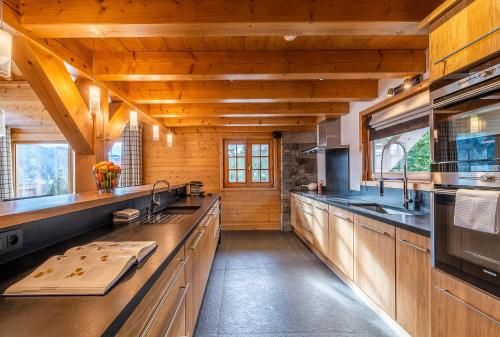 Abachi Chalet Les Gets - by EMERALD STAY