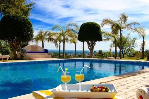 6 bedrooms villa with sea view private pool and wifi at Loule