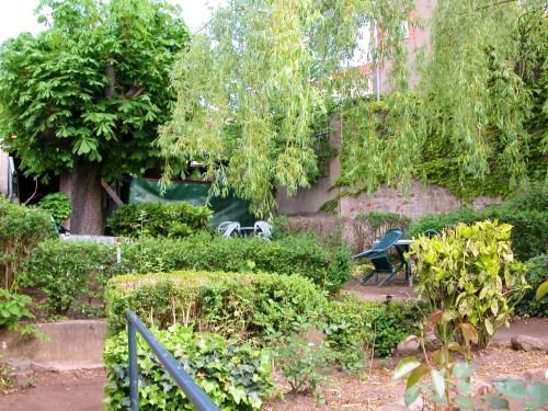 Studio avec vue sur la ville jardin clos et wifi a Neris les Bains