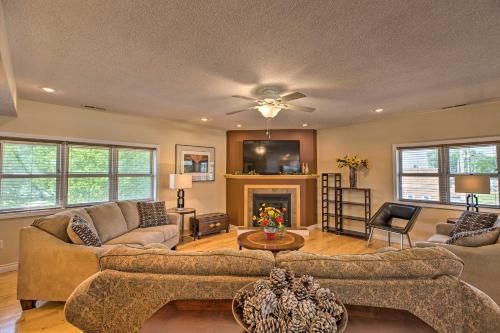 Homey Apartment about Walk to Downtown Yankton!