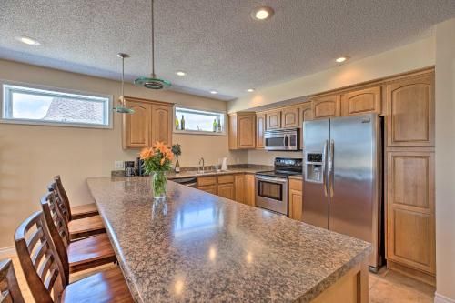 Homey Apartment about Walk to Downtown Yankton!