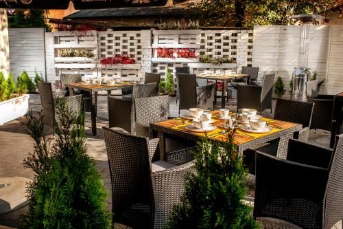 Outdoor Pictures 22
