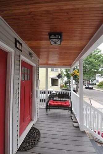 3 Bdrm Apt - Somerville with Easy Access to Boston and Cambridge