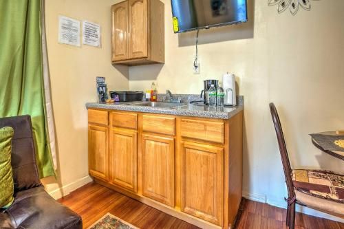 Bronx Apartment - 1 Block to Subway to Manhattan!