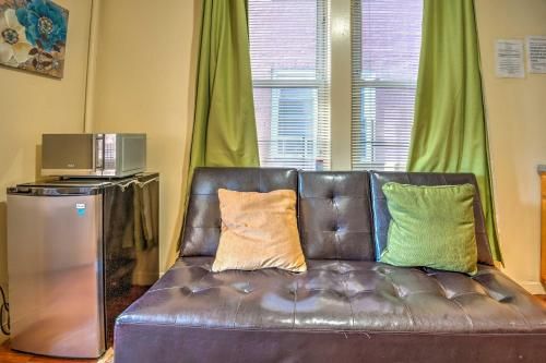 Bronx Apartment - 1 Block to Subway to Manhattan!