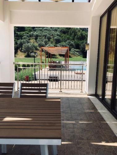 Wonderful Skiathos Villa Two Bedroom Villa Parisis Short Walk to Beachl Troulos