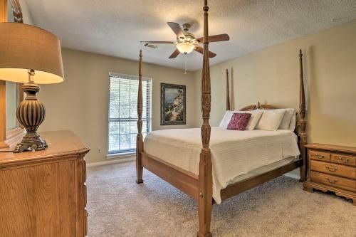 Dog-Friendly Retreat, Walk to Lake Nassau Parks!