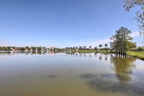 Dog-Friendly Retreat, Walk to Lake Nassau Parks!