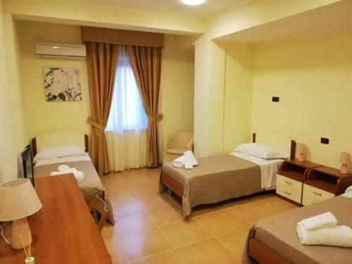 HOTEL SANTA CHIARA