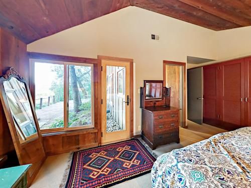 Wooded 1Br + Loft, Near Wineries Home