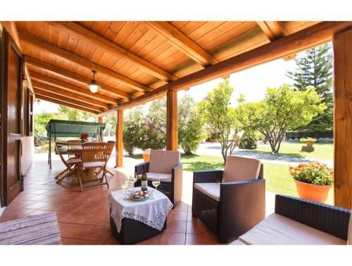 Villa Porticciolo in Alghero with large garden for 6 guests