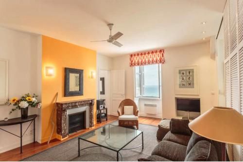 GuestReady - Luxurious Apartment with view of The Grande Plage