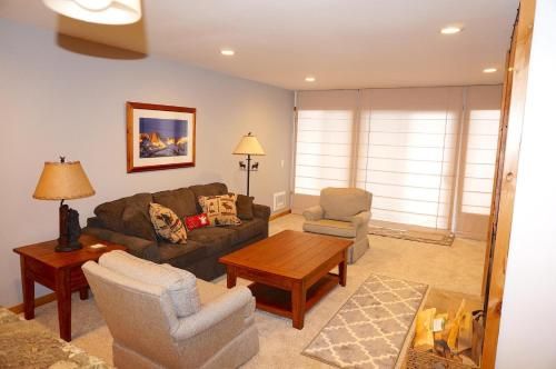One Bedroom Condo Close To Canyon Lodge!