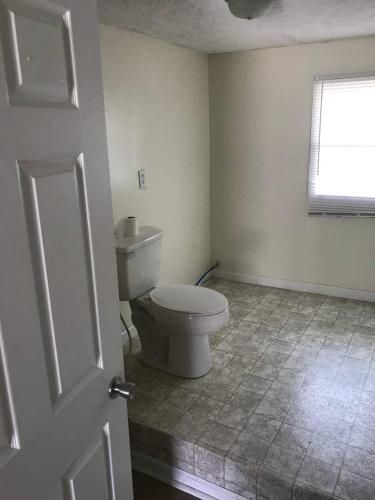 Quaint 3 Bedroom 1.5 Bath House to Yourself!!!