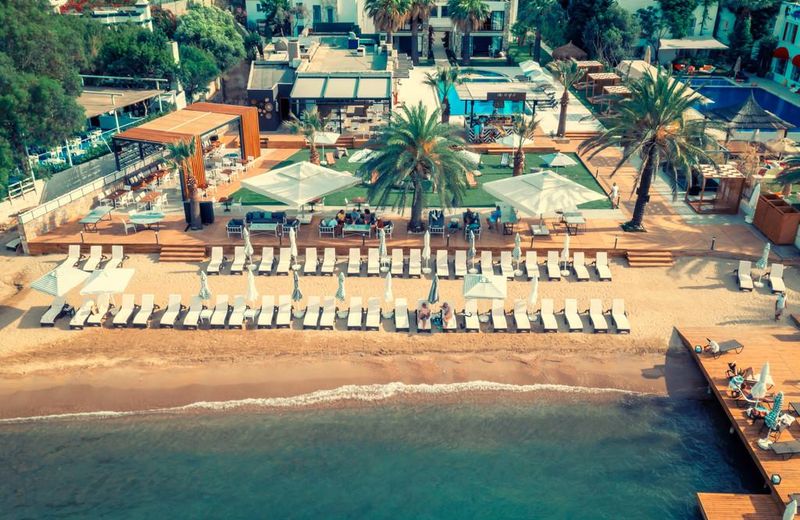 Moyo Luxury Hotel & Beach