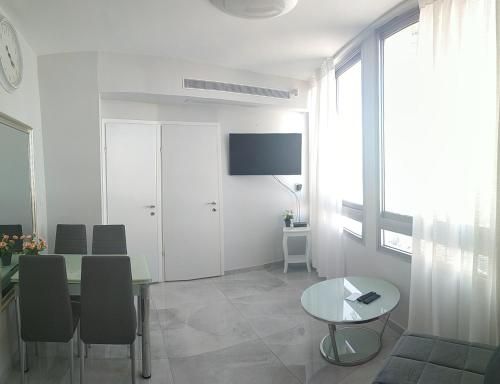 apart hotel tlv/bat yam beach front 834