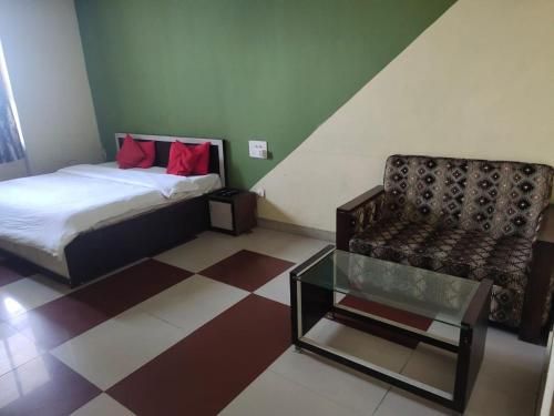 HOTEL AASHIYANA