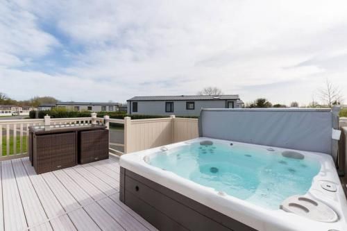 Thumper Lodge - Luxury lodge with Hot Tub