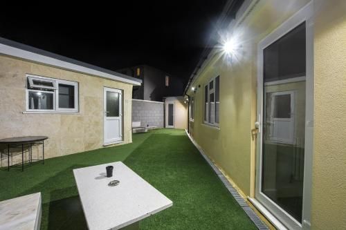 TA House