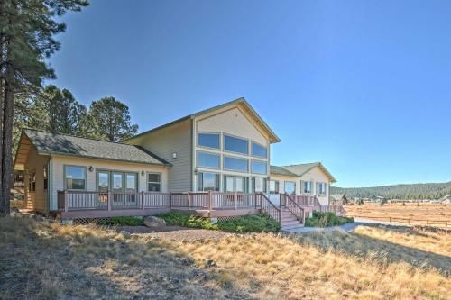 Expansive Flagstaff House 9Mi to Skiing and Downtown
