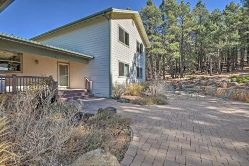 Expansive Flagstaff House 9Mi to Skiing and Downtown
