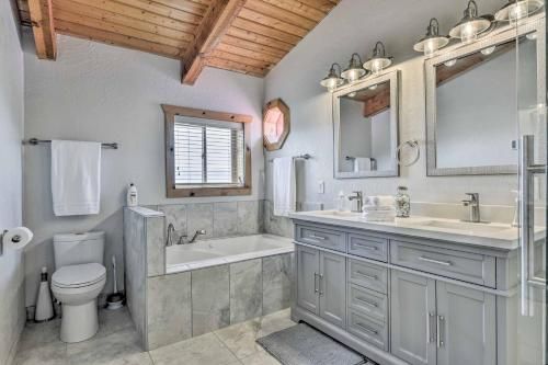 Cozy Eden Log Home Near Outdoor Activities