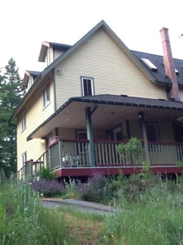 Wisteria Honeymoon Cottage