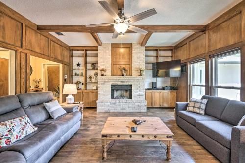 Family-Friendly Home with Hot Tub, Fire Pit and Deck!