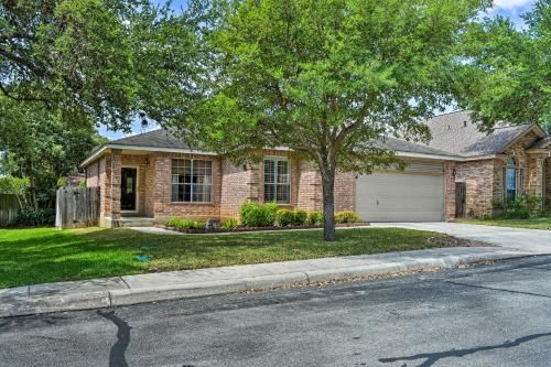 Upscale San Antonio Home with Screened-In Porch!