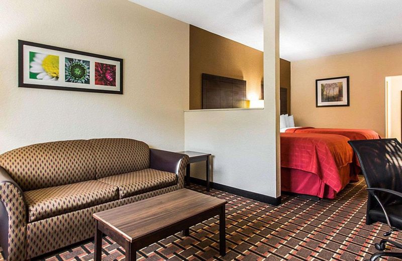Quality Suites Convention Center - Hickory