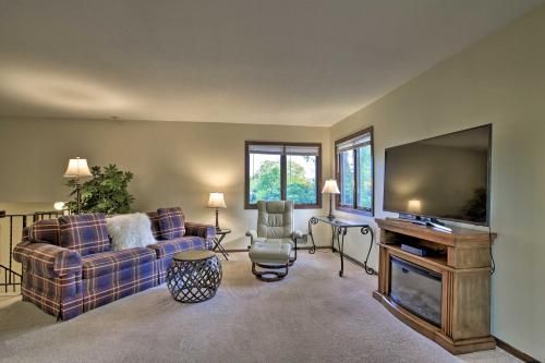 Minneapolis Home w/ Deck - 11 Mi. to Downtown
