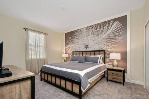 Luxury 7 bedroom home for 18 guests, Storey Lake