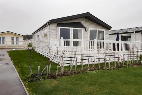 Lodge ASHR54 at Tarka