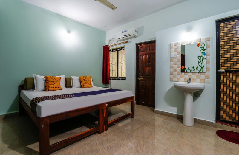 OYO 7882 Dens Guest House