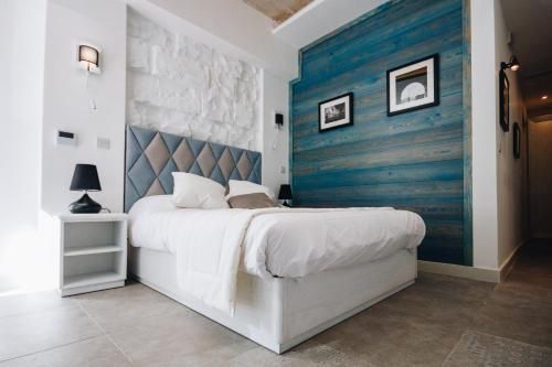 Valletta Collection - Ordinance Suites