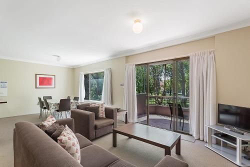 'Maeva Lodge' - perfectly positioned between 2 stunning beaches