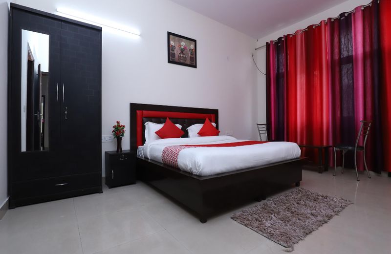 OYO 29871 Noida Dreamz