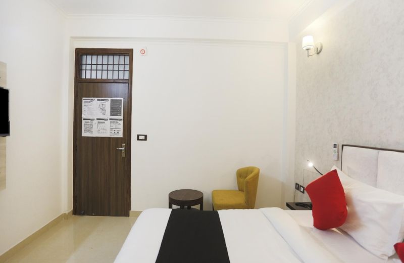 CAPITAL O75838 M K Hotels & Restaurant
