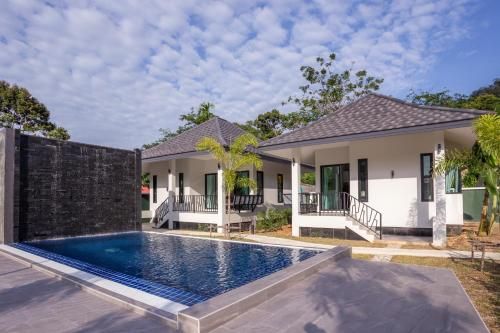 Nua Tone pool villa