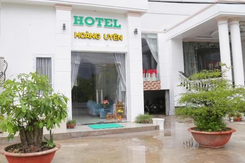 Hotel Restaurant Hoang Uyen