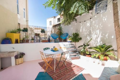 GuestReady - Blue Garden Apartment