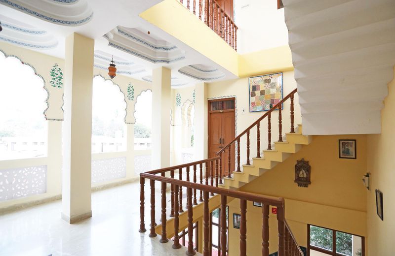 OYO 27667 Sai Inn