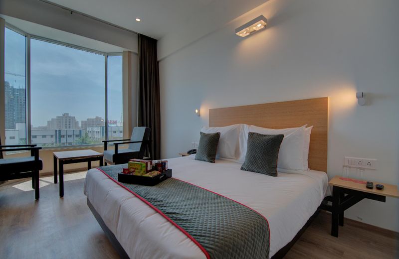 OYO Townhouse 100 Somani TC