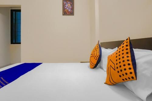 SPOT ON 78765 Hotel Royal