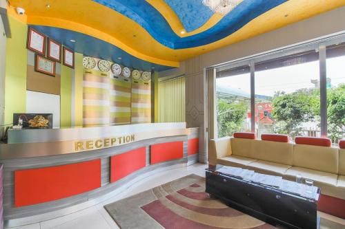 Everest Hotel