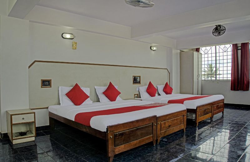 OYO 75144 Hotel Suvidh