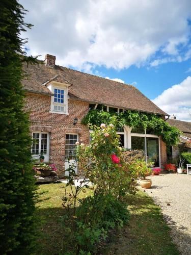 Maison de 2 chambres a Le Vaudreuil avec jardin clos et WiFi
