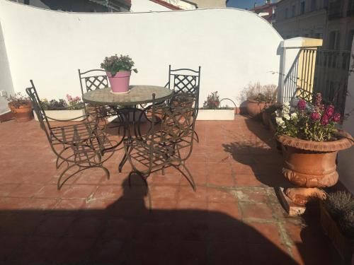Romantic Central Terrace