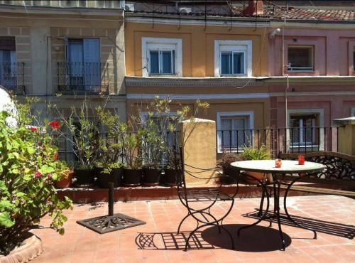 Romantic Central Terrace