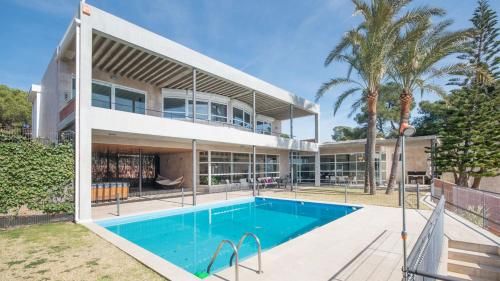 Luxury Beachfront Villa in Tarragona